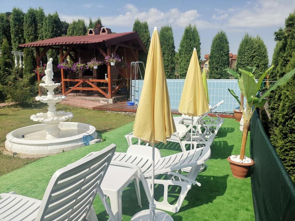 Stars Livezeni Hotel Ivanesti Exterior foto