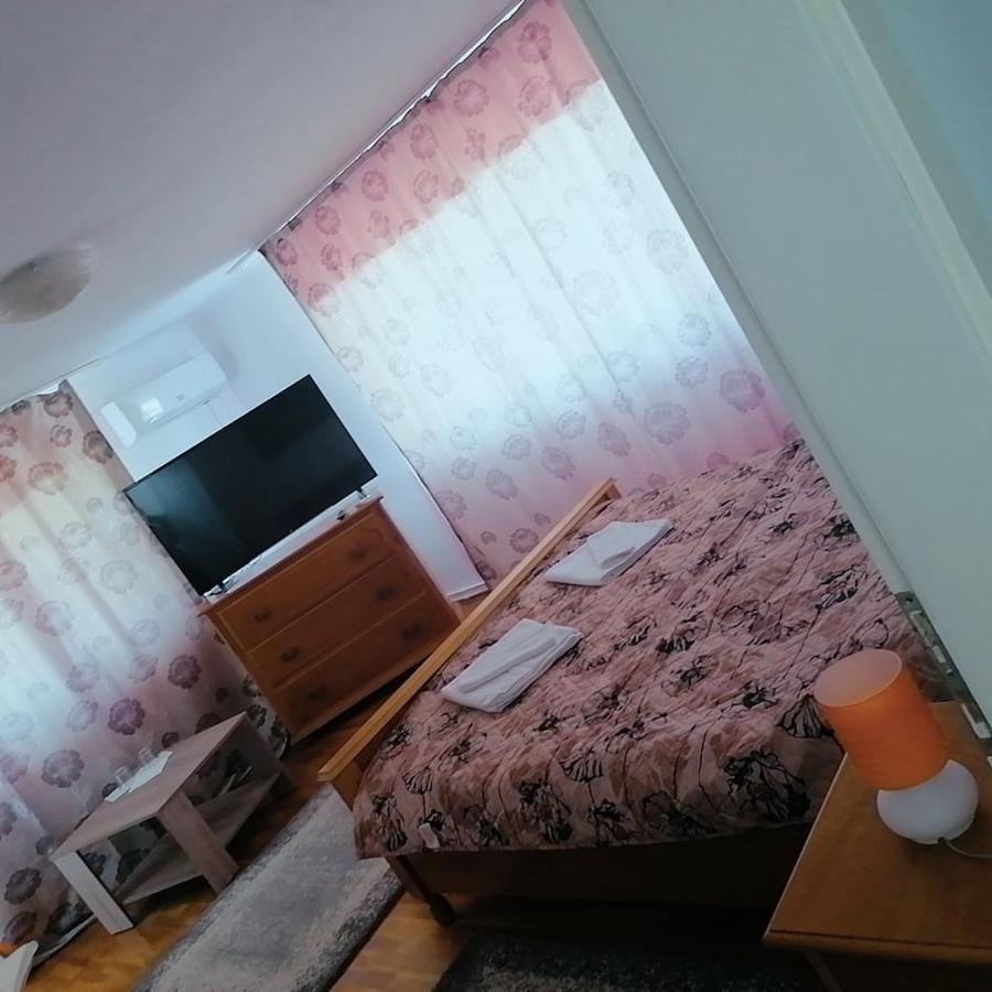 Stars Livezeni Hotel Ivanesti Exterior foto